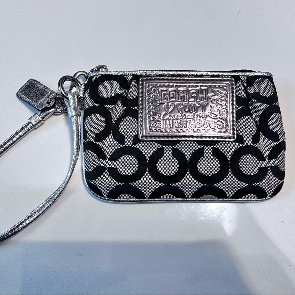 Coach wristlet never used